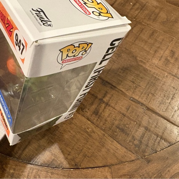 Funko Pop! Dragon Ball Cell (First Form) Glows GITD Walmart Exclusive #947 - Picture 3 of 7